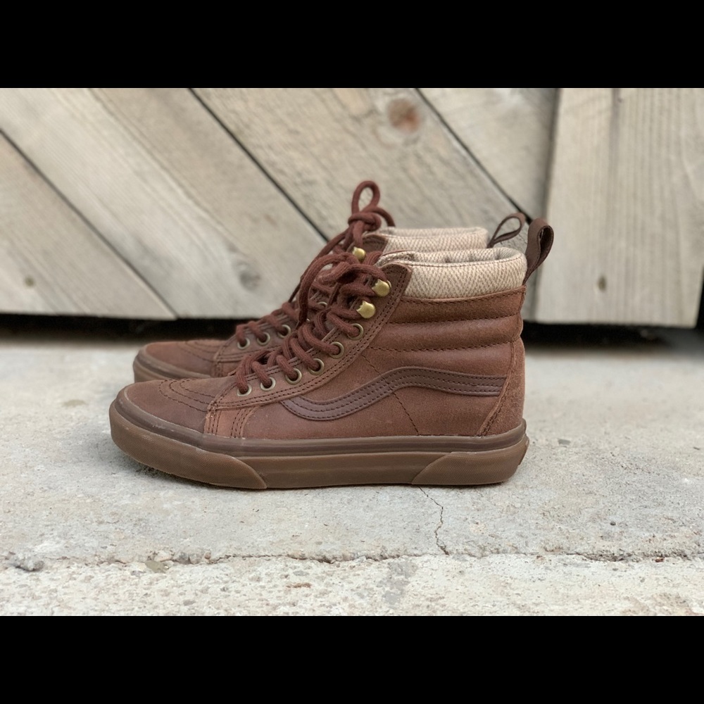 Unisex Vans - Excellent condition! Women’s size 7.5, Men’s size 6.